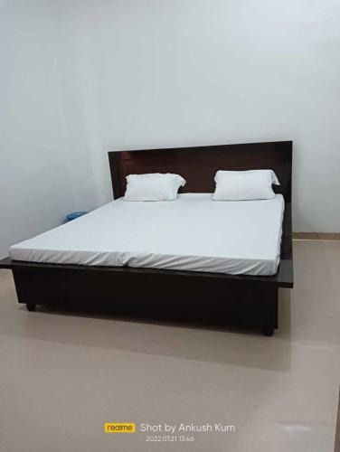 Sardhana Hotel | Hotel O 92254 The Lion Kings
