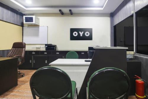 Kukatpalli Hotel | Hotel O Anuguna Tulasi Grand Near JNTU University Hyderabad