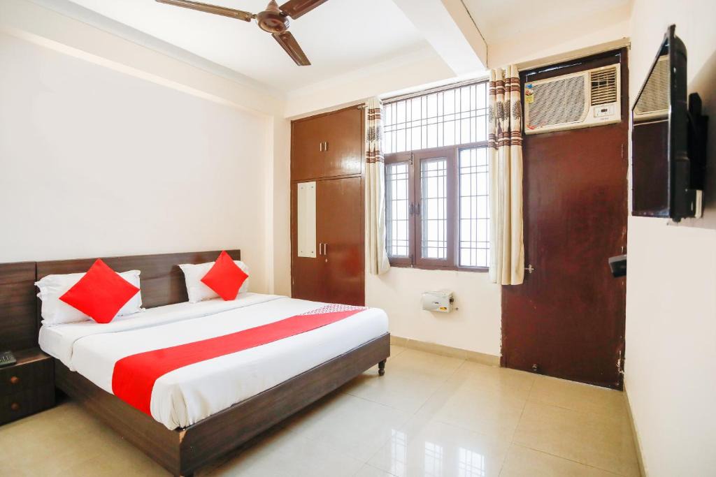 Noida Hotel | Hotel O Av Residency Near Botanic Garden Of Indian Republic