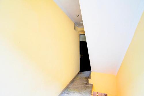 Sector 62 Hotel | Hotel O Radhey Shyam Inn