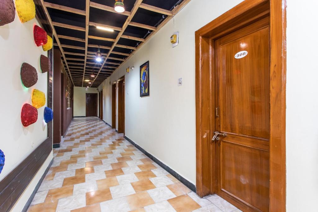 Dewas Hotel | Hotel O Santushti