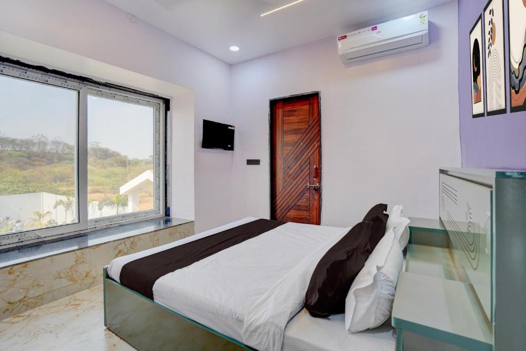 Durg Hotel | HOTEL O THE RUBY RAYS FARMHOUSE