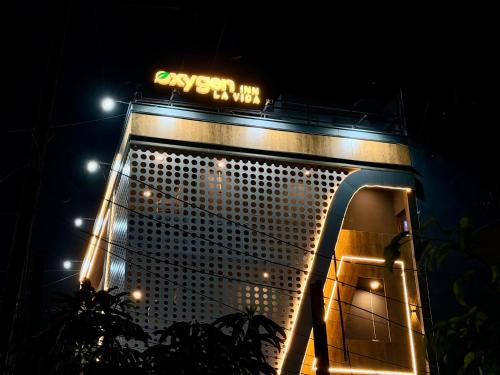 Sector 27 Hotel | Hotel Oxygen La Vida-Noida Sector 18