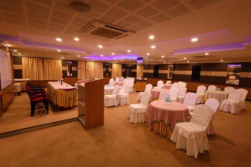 Dindigul Hotel | Hotel PVK Grand Dindigul