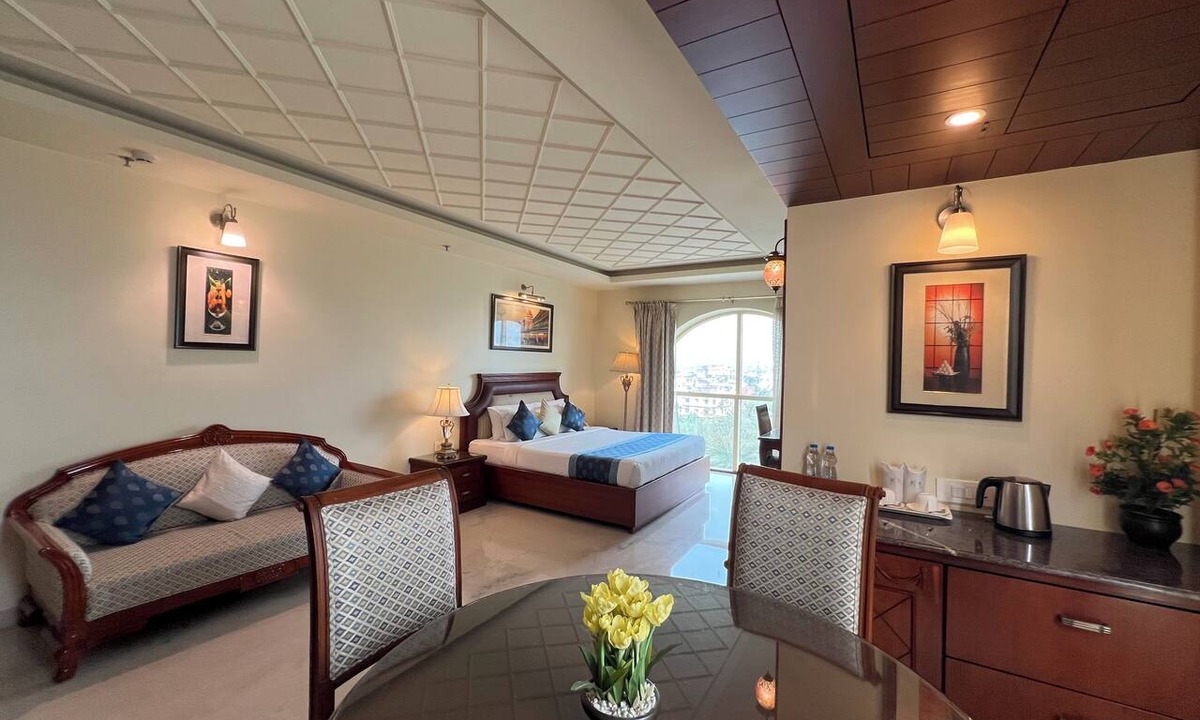 Sualkuchi Hotel | Hotel Royale de CASA