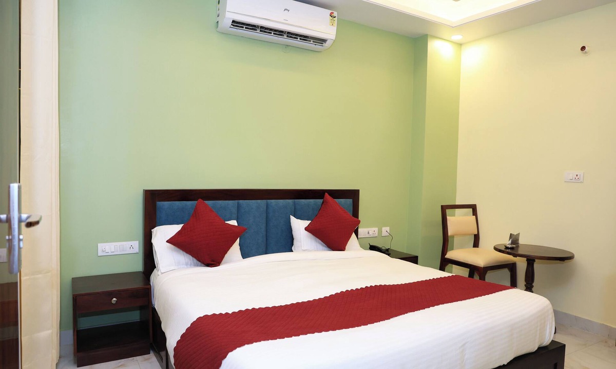 Sitapura Hotel | Hotel Rudra Shivalika