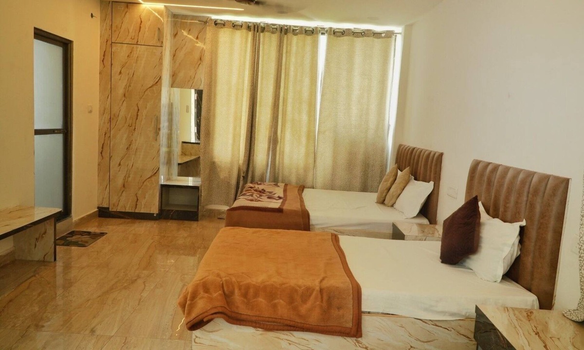 Jaunpur Hotel | Hotel satyam