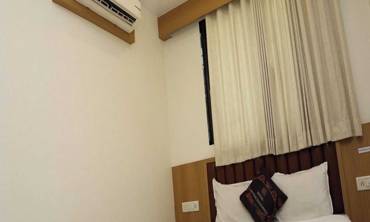 Belapur Hotel | Hotel Satyam Residency