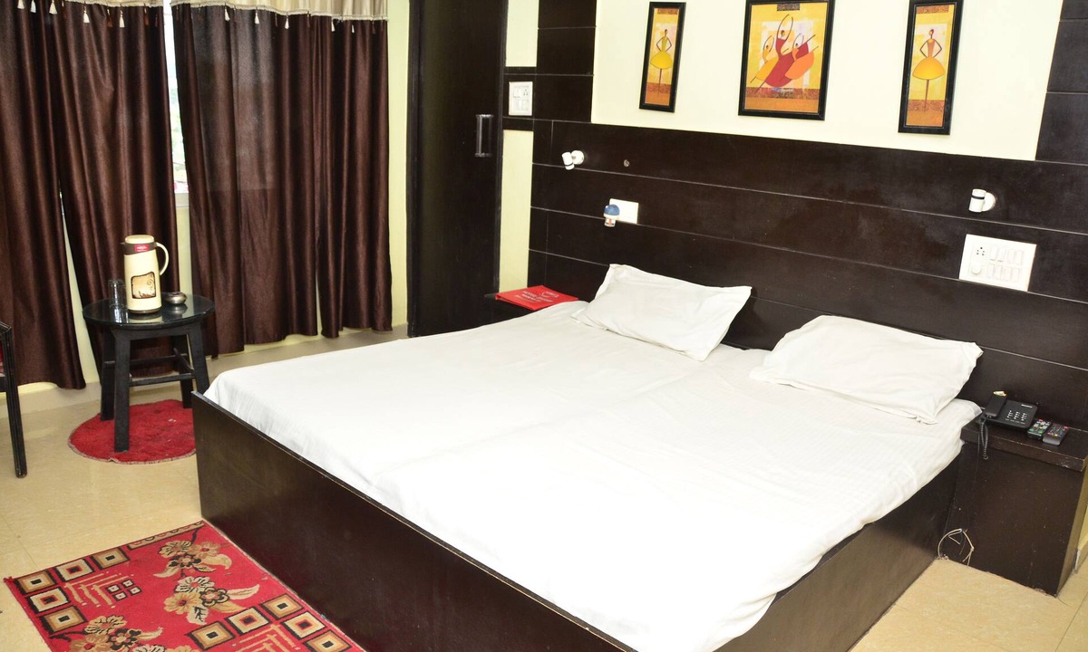 Basti Hotel | Hotel Shivay Palace