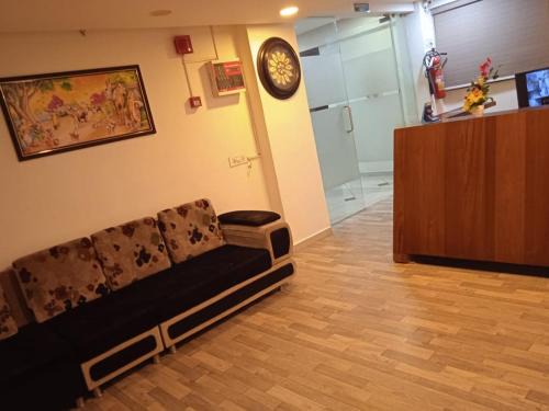Gandhinagar Hotel | Hotel ShivInn
