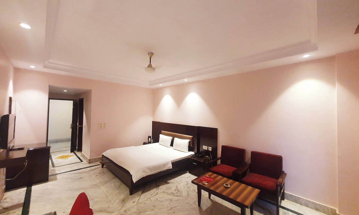 Jhansi Hotel | Hotel Shrinath Palace