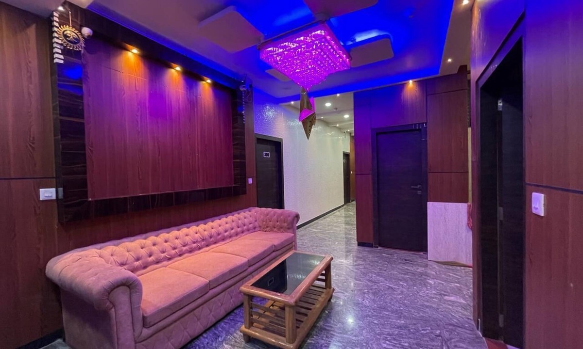 Sigra Hotel | Hotel Siddhant Palace