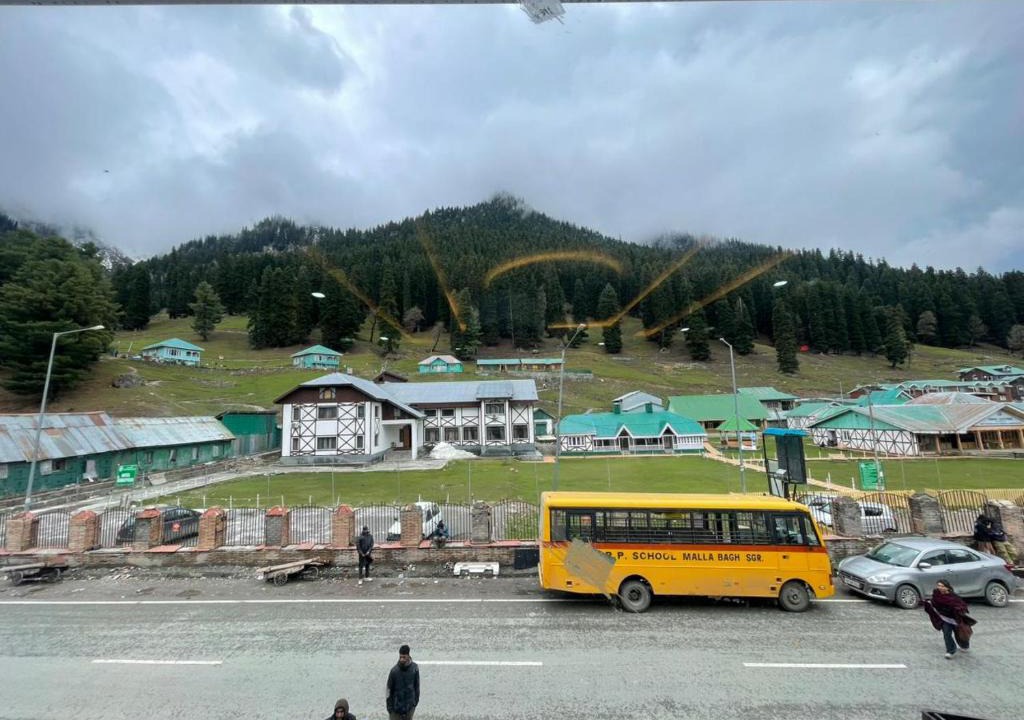 Sonamarg Hotel | Hotel Sounsar and Restaurant