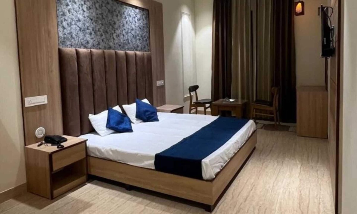 Zirakpur Hotel | Hotel The SOHO