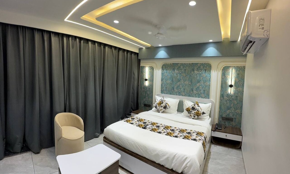 Vadodara Hotel | Hotel Vallabh Sky