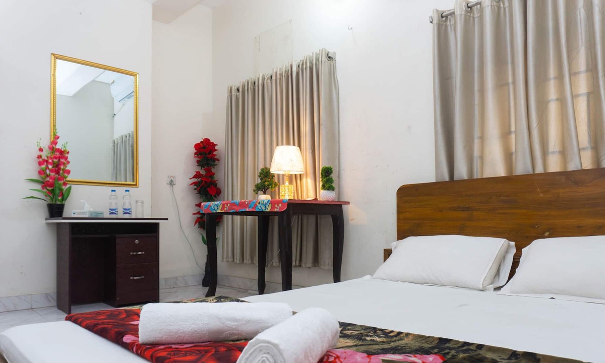 Dhaka Hotel | Hotel White House International Residential, Couple Room - Non AC