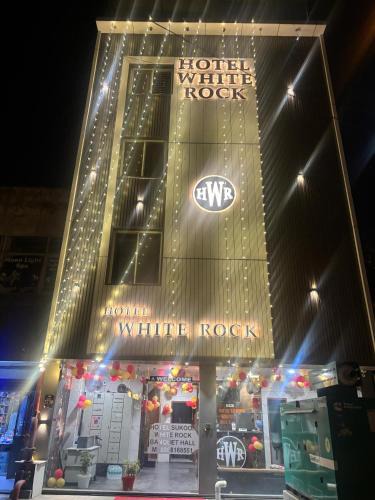 Zirakpur Hotel | Hotel White Rock