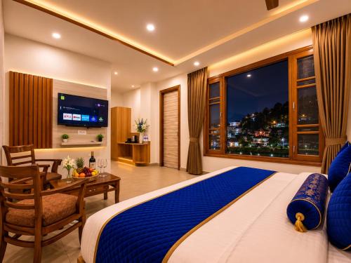 Banikhet Hotel | Hotel Woods inn Dalhousie #MBS Travels # Rooftop # Restaurant # Top Rated Property