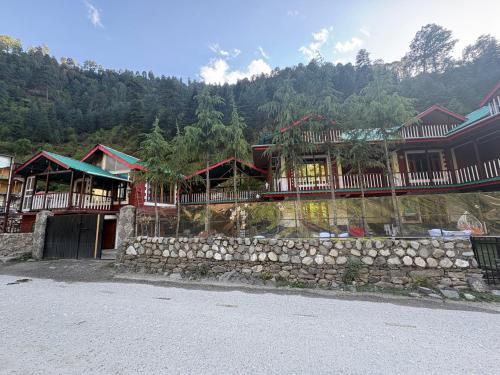 Banjar Hotel | House of Nirvaana - Tirthan Valley