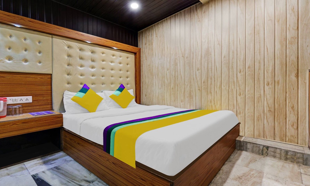 Mallital Hotel | Itsy by Treebo - Flatties