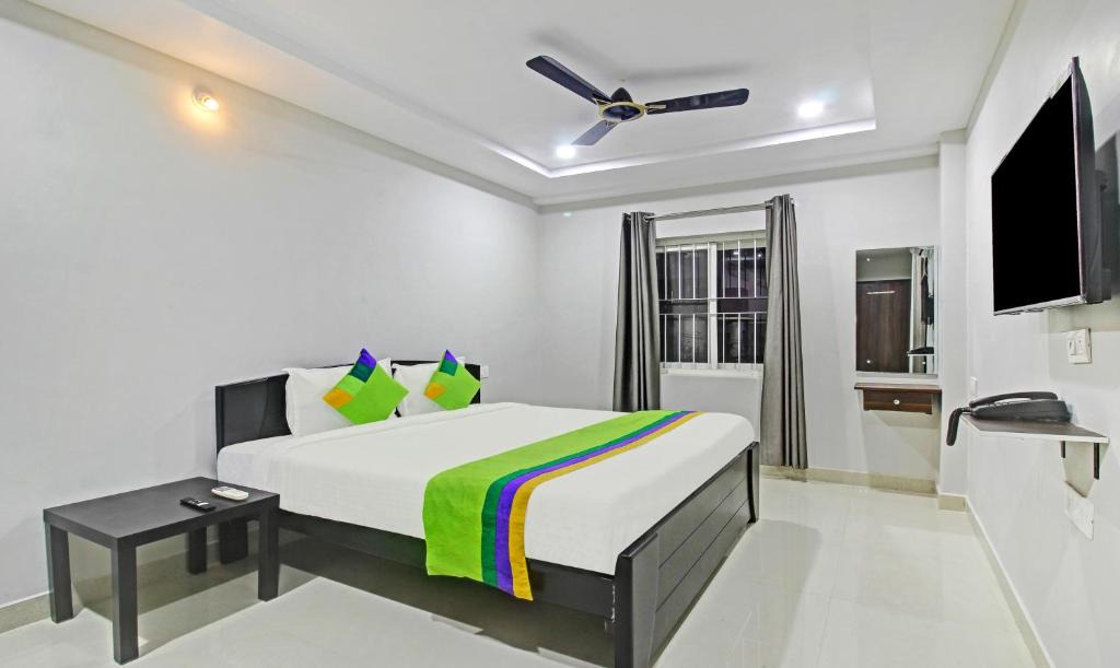 Kukatpalli Hotel | Itsy Hotels Sunrise Grand, Hitech City