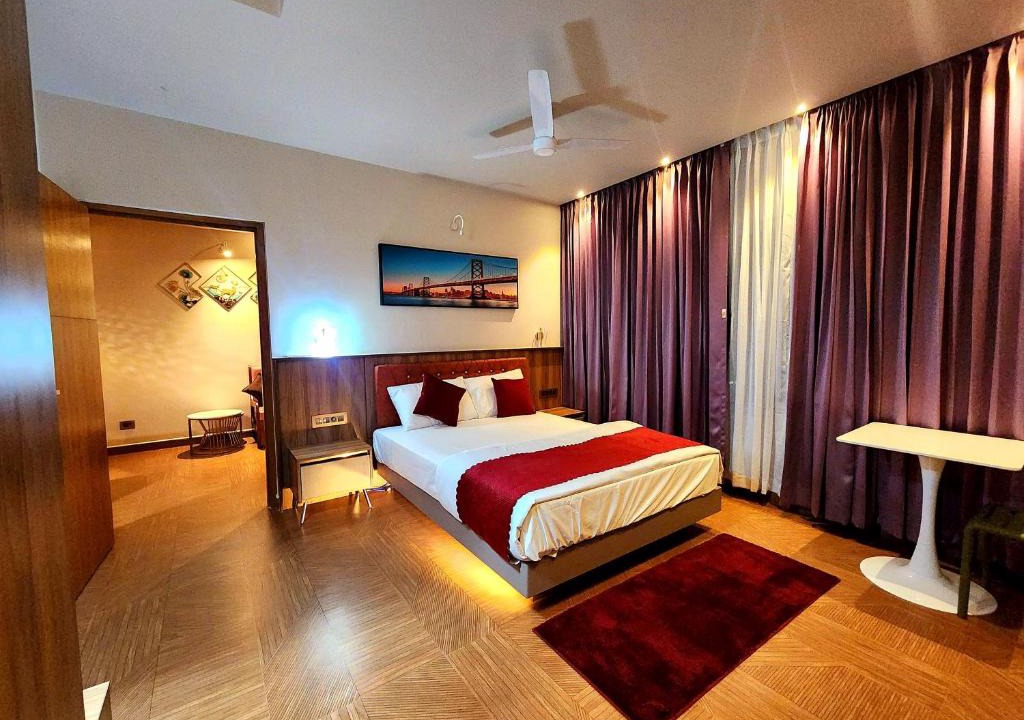 Kochi Hotel | J&G Royal Stay- A Boutique Hotel