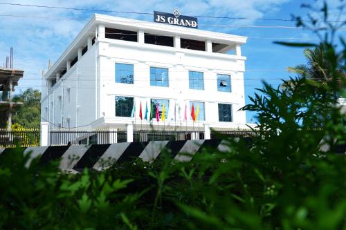 Yelagiri Hotel | J S Grand