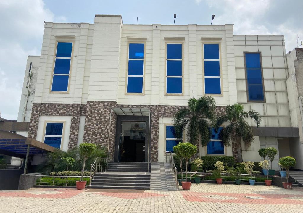 Jalandhar Hotel | Jalandhar Corporate Suites & Banquet Hall