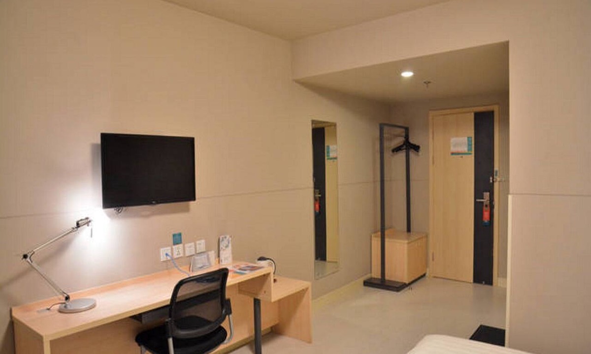 Jingxiu District Hotel | Jinjiang Inn