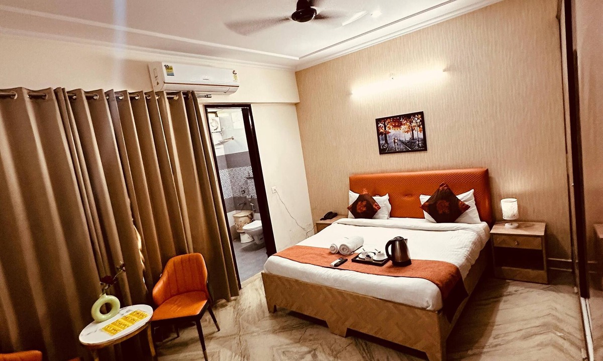 Sector 70 Hotel | JPM Suites Noida 70