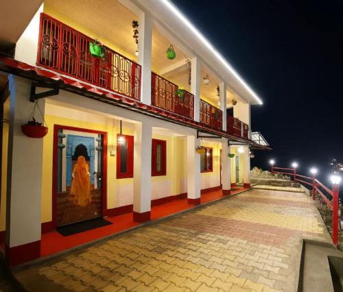 Naina Range Hotel | Jugnoo Cafe and Stay