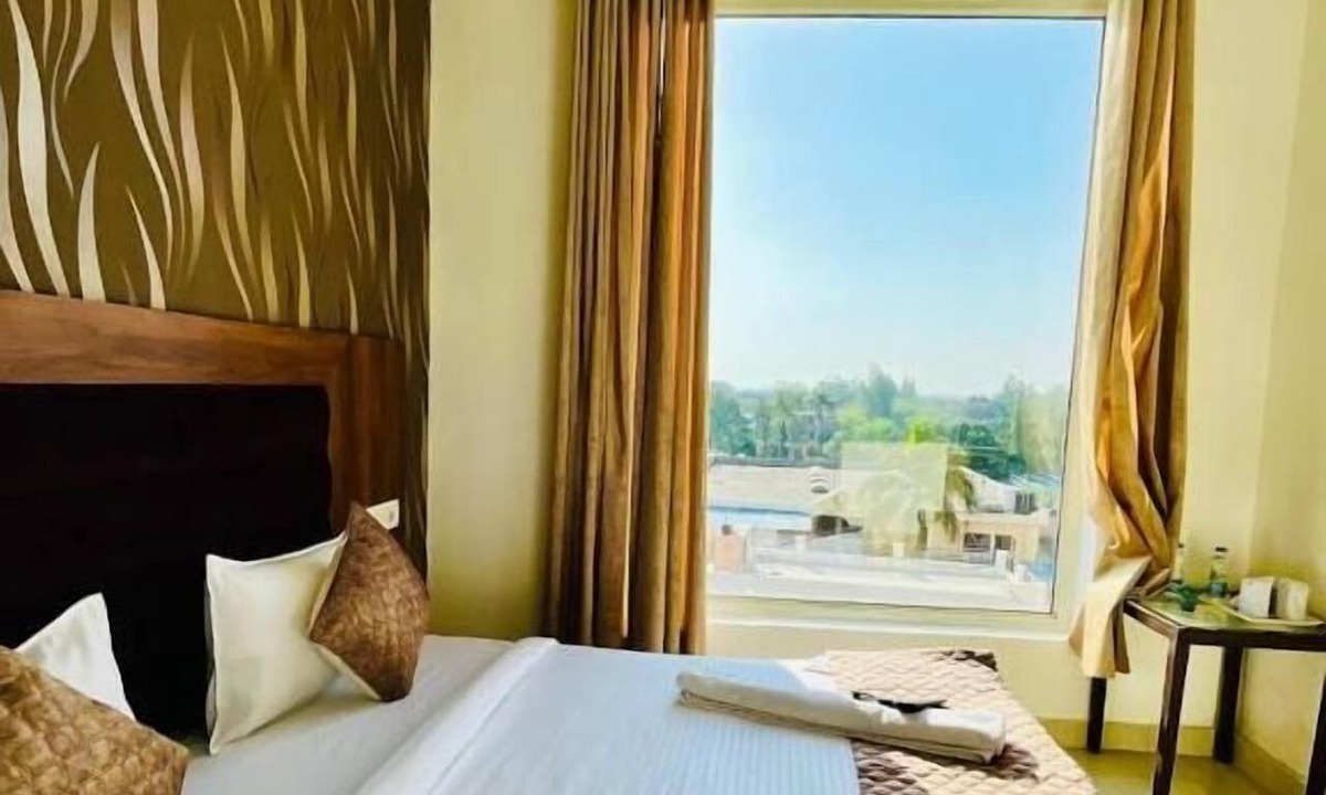 Zirakpur Resort | Jungle Nest Retreat Resort
