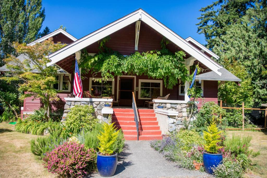 Eastsound Bed & Breakfast | Kangaroo House Bed & Breakfast