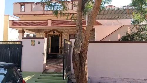 Mettupalayam House | KINGS TOWN - Golden Champa County