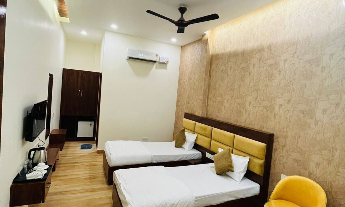 Saharanpur Hotel | KOKO Stay