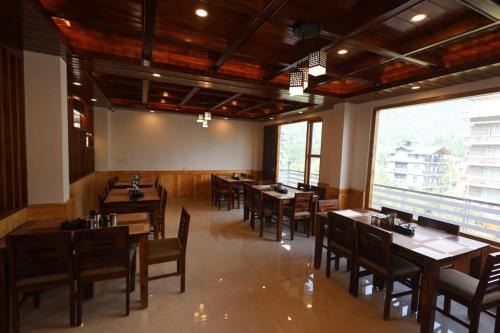 New Manali Resort | La Palma Grand By Navya Hospitality
