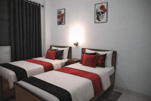 Noida Hostel | La vie Livings Only For Female