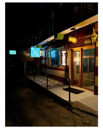 Jibhi House | Lake Daze Cafe Stay Jibhi
