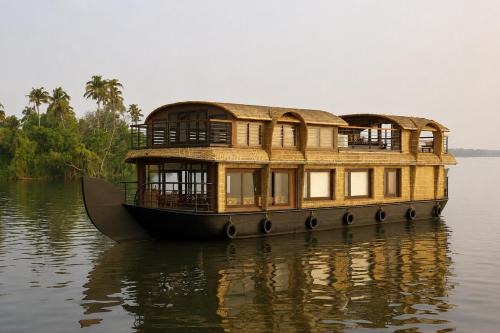 Aryad South Boat Rental | Lake Ripples