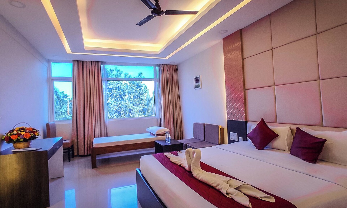 Krishna Karanai Hotel | Landmark Pallavaa Beach Resort