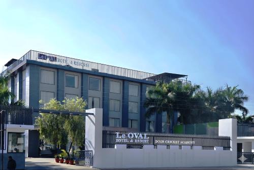 Dehradun Hotel | Le OVAL Hotel & Resorts