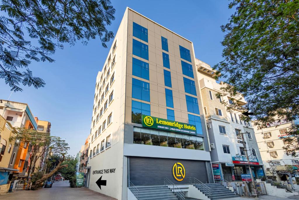 Kukatpalli Hotel | Lemonridge by Monday Hotels KPHB