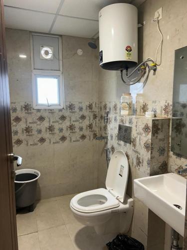 Chandigarh Apartment | Loft of luxe Bathtub Luxury Stay Self Checkin