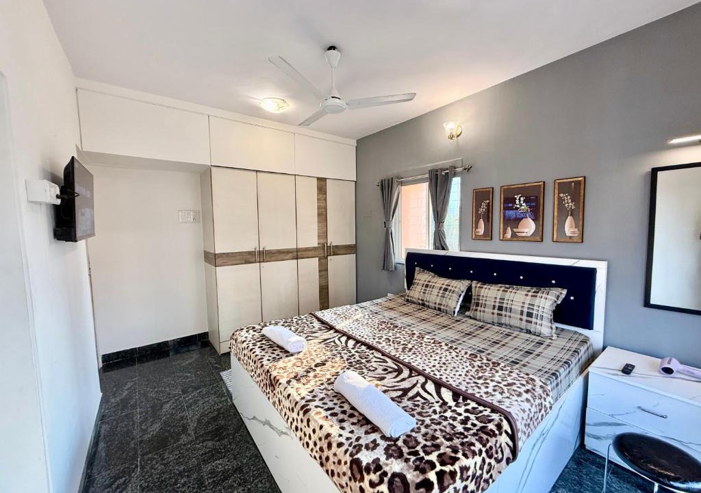 Juhu Apartment | Lovely 3BHK Serviced Apt near ISKCON Temple, Juhu Mumbai