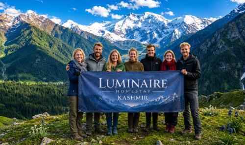 Srinagar House | Luminaire Homestay - Family Stay with Attached Bath & Kitchen