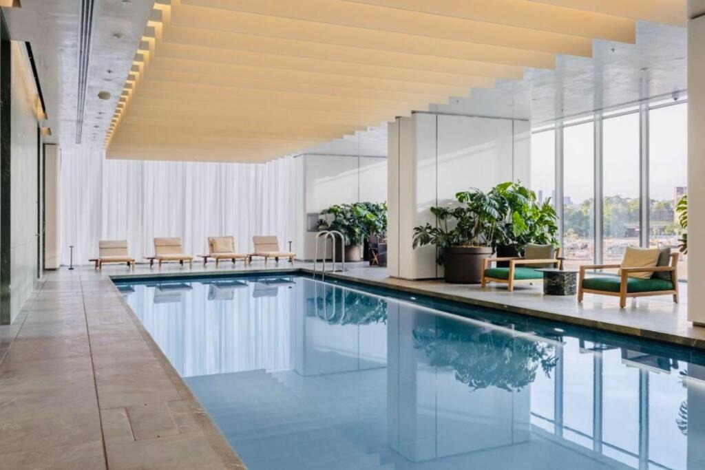 Barangaroo Apartment | Luxury 1BR Iconic Harbour Views in Barangaroo