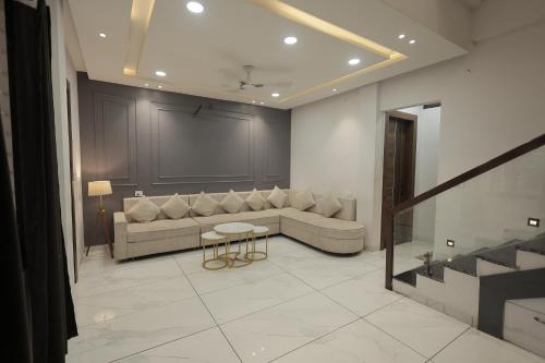 Indore Villa | Luxury 3BHK Villa with Bathtub And Penthouse