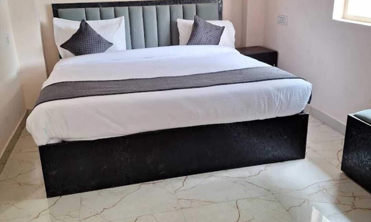 Charbagh Hotel | Madhav Inn Lucknow
