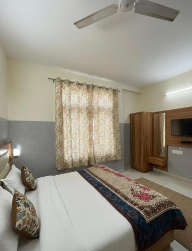Katra Hotel | Mahajan Lodge