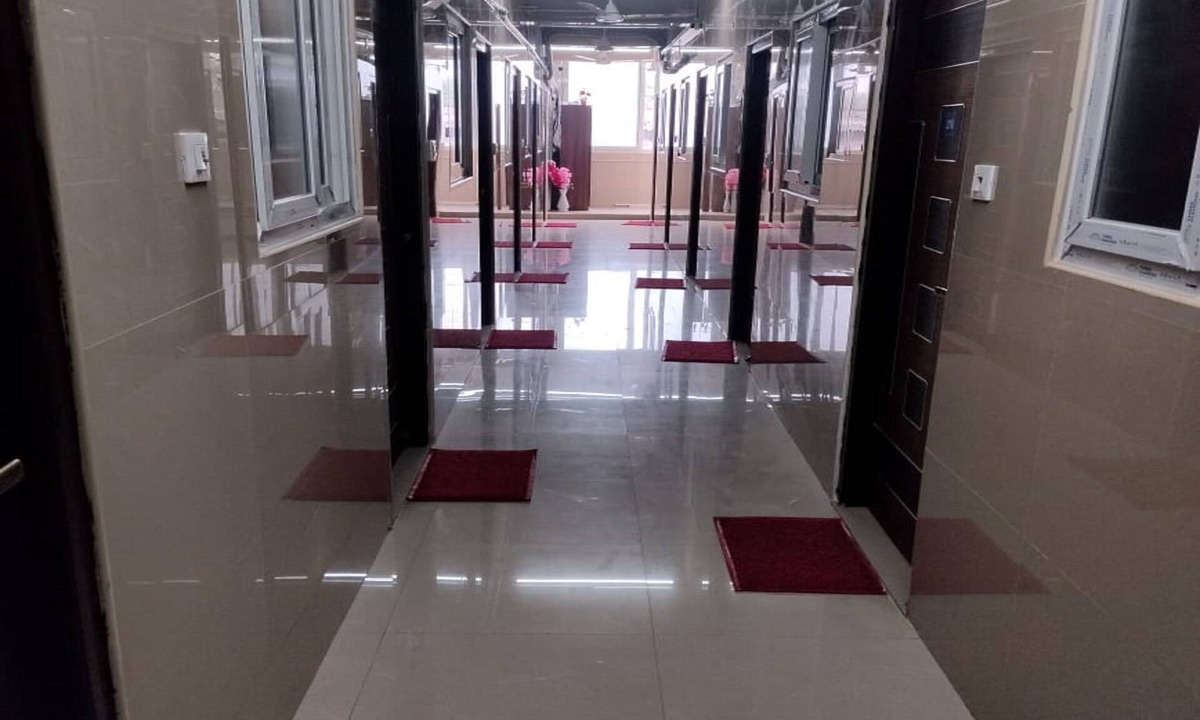 Koyambedu Hotel | Mahilagam